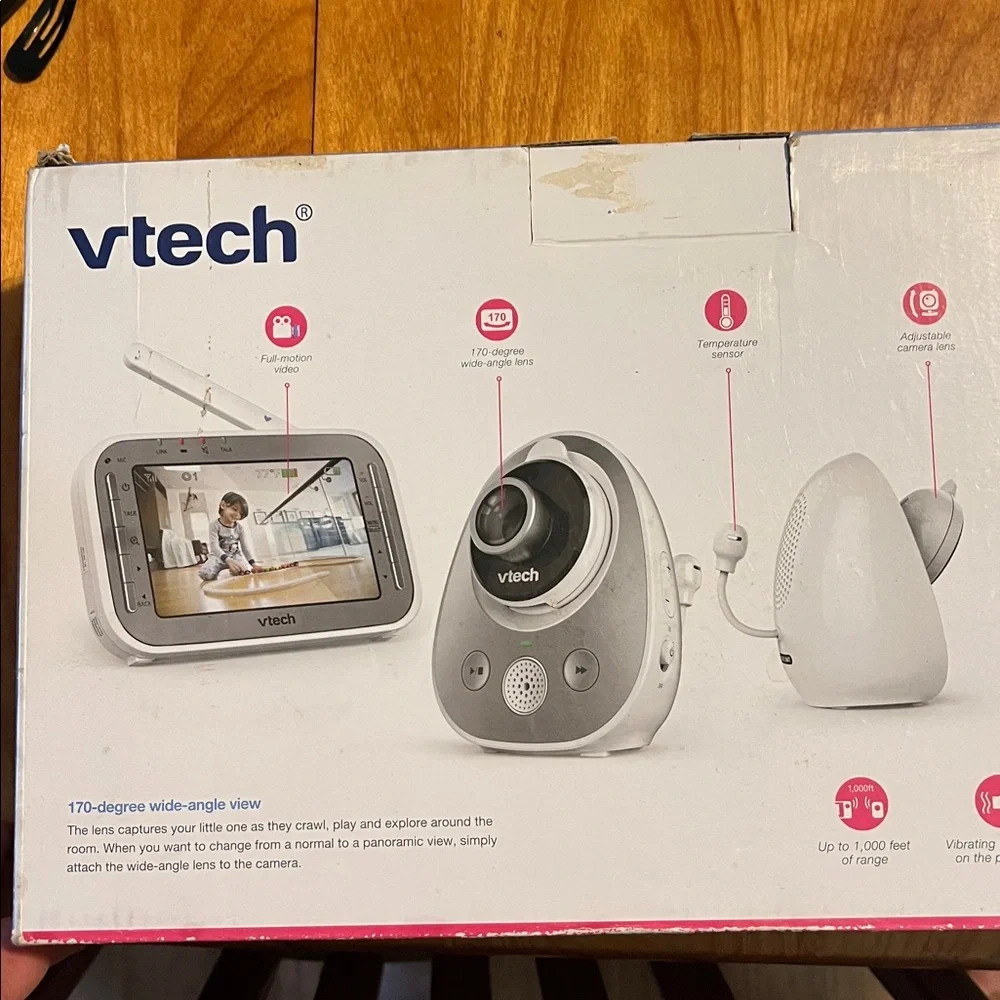 2-Camera Video Monitor in White and Gray - Panoramic View